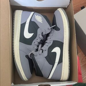 Nike Men's Black and Gray High-Top Sneakers